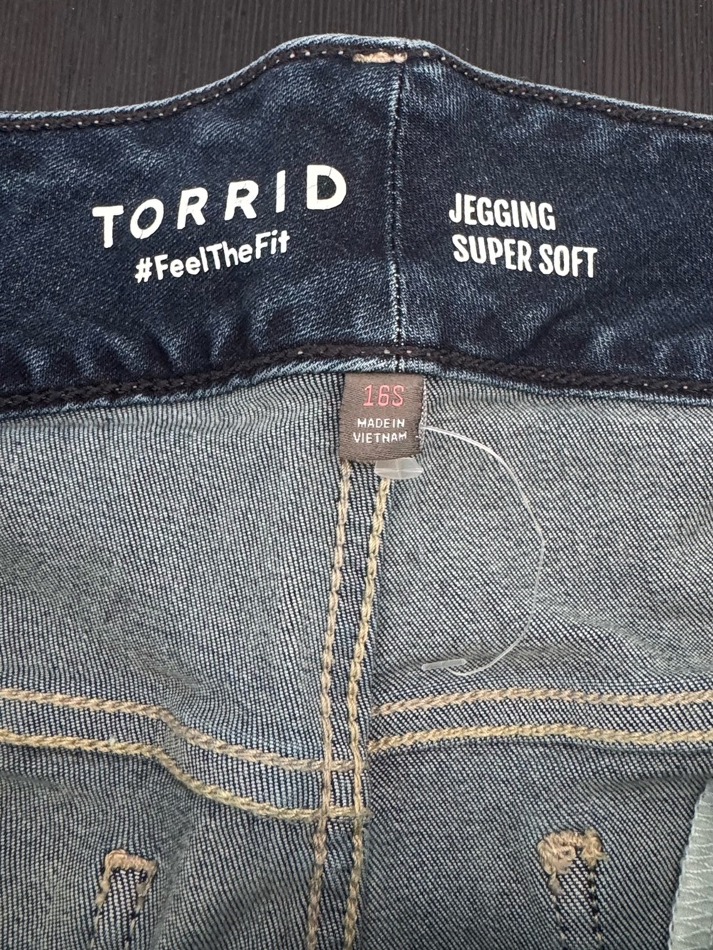 NWOT Torrid Women’s Super Soft High Rise Skinny Jegging Jeans Size 16S - Picture 2 of 11